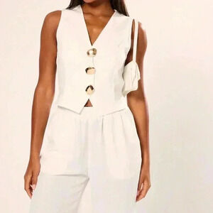 White Casual Women's Metal Button Sleeveless Minimalist Vest Top
